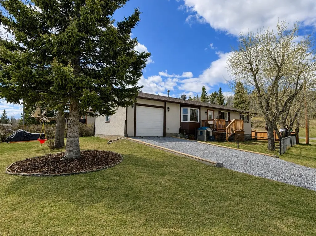 616 1 Street NE Sundre AB T0M 1X0