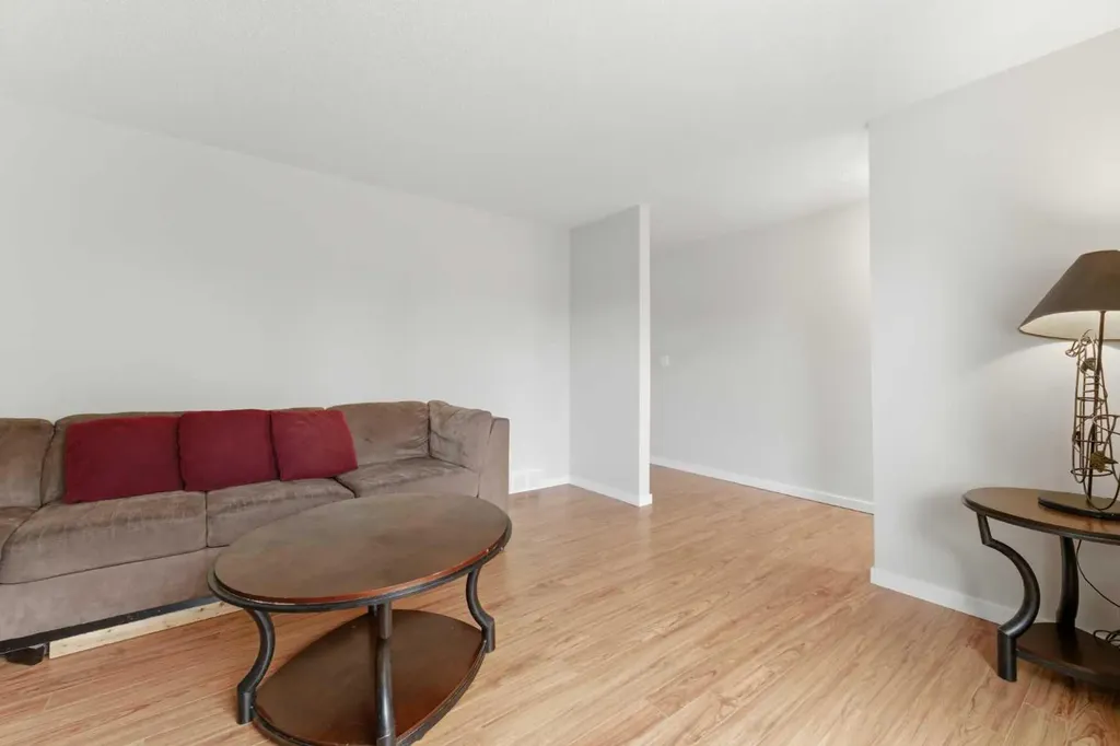 616 1 Street NE Sundre AB T0M 1X0