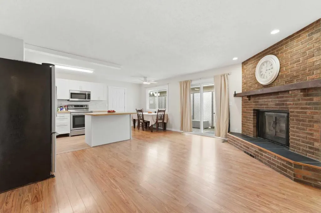 616 1 Street NE Sundre AB T0M 1X0