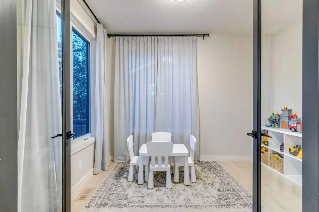 158 Marina Landing SE Calgary AB T3M 3J5