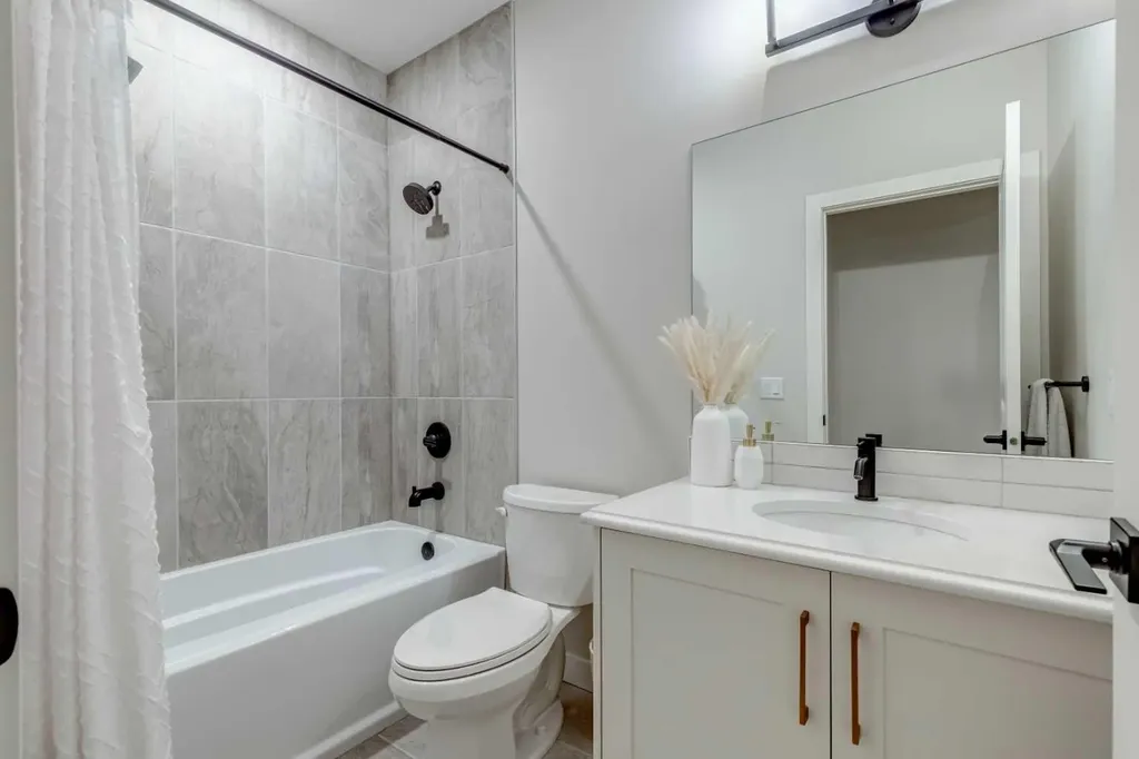 158 Marina Landing SE Calgary AB T3M 3J5