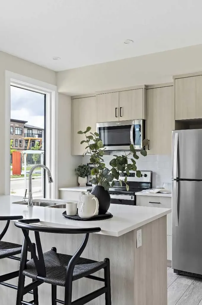60 Howse Lane Calgary AB T3P 2Z6