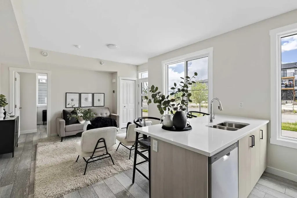 60 Howse Lane Calgary AB T3P 2Z6