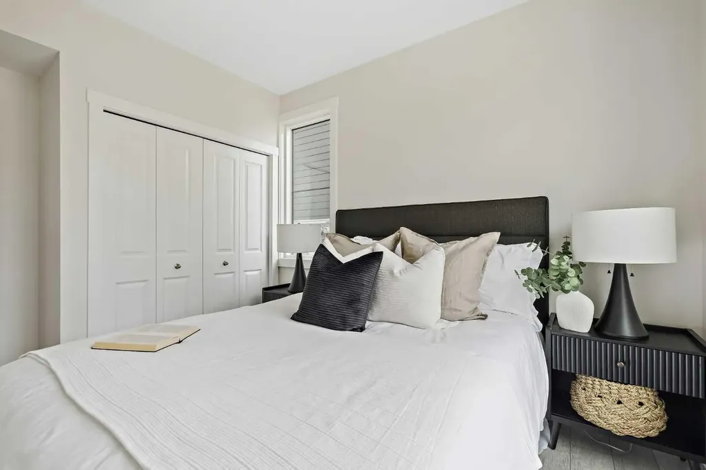60 Howse Lane Calgary AB T3P 2Z6