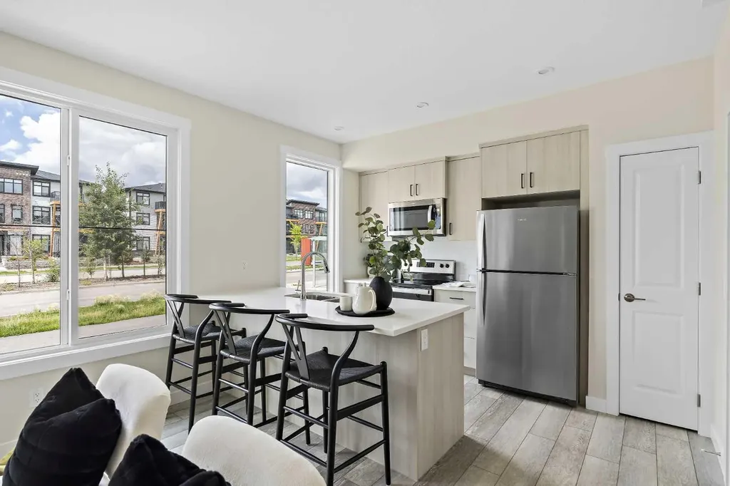 60 Howse Lane Calgary AB T3P 2Z6