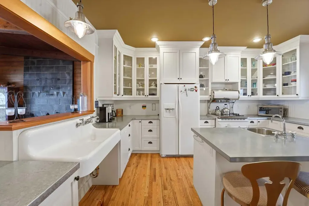 361 Birchcliff Road Birchcliff AB T4S 1R6