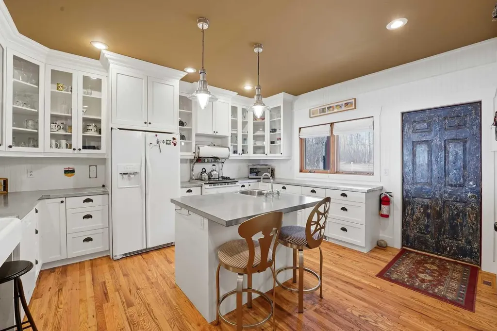 361 Birchcliff Road Birchcliff AB T4S 1R6