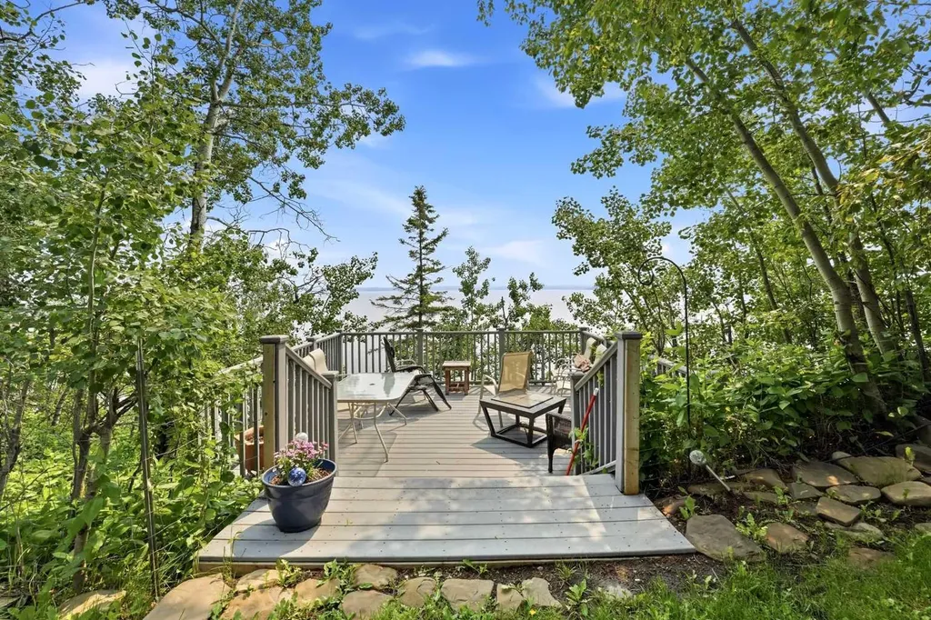 361 Birchcliff Road Birchcliff AB T4S 1R6