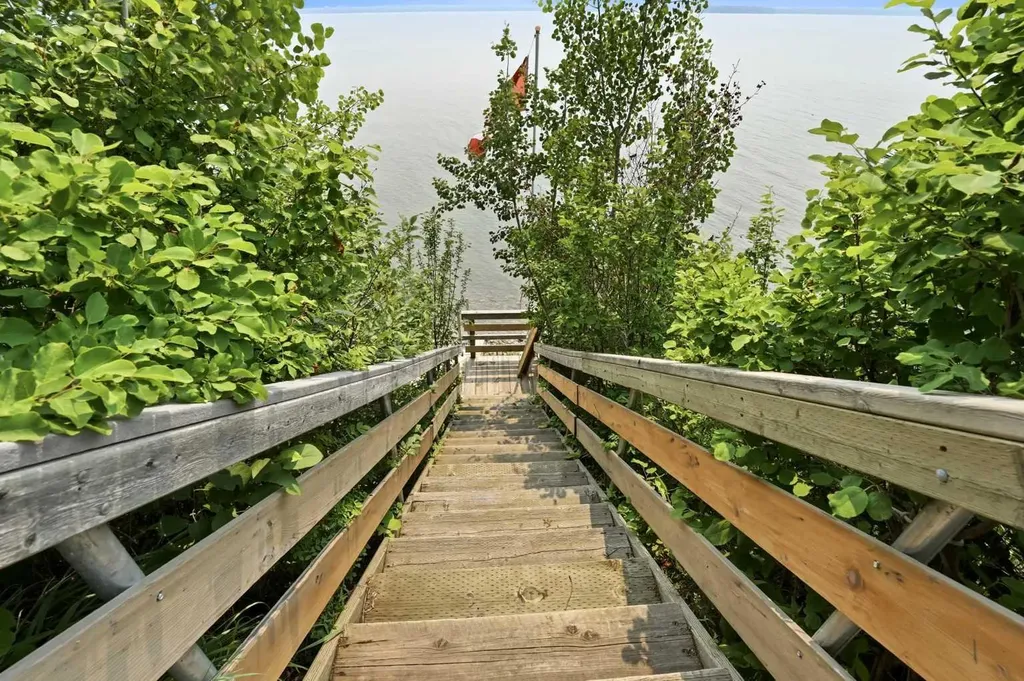 361 Birchcliff Road Birchcliff AB T4S 1R6