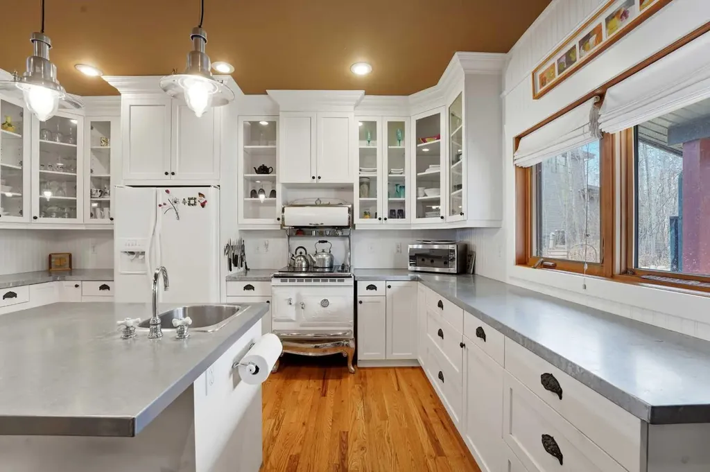 361 Birchcliff Road Birchcliff AB T4S 1R6