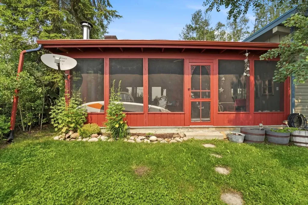361 Birchcliff Road Birchcliff AB T4S 1R6