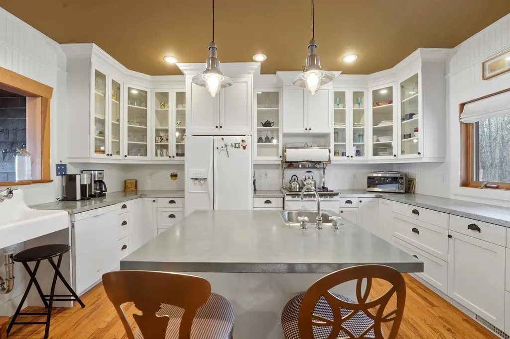 361 Birchcliff Road Birchcliff AB T4S 1R6