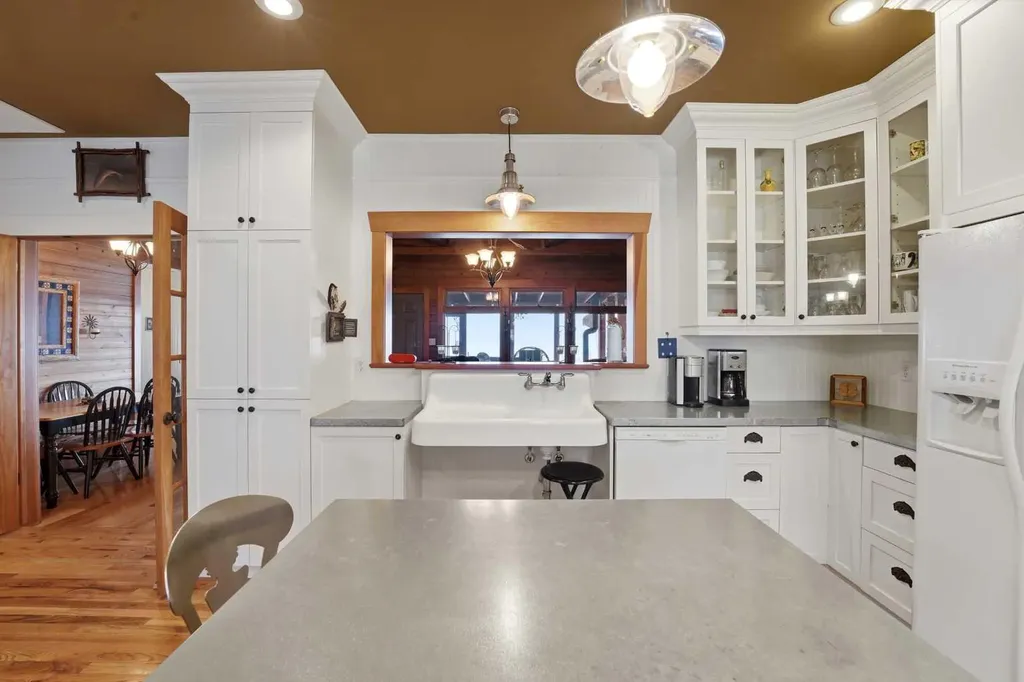 361 Birchcliff Road Birchcliff AB T4S 1R6