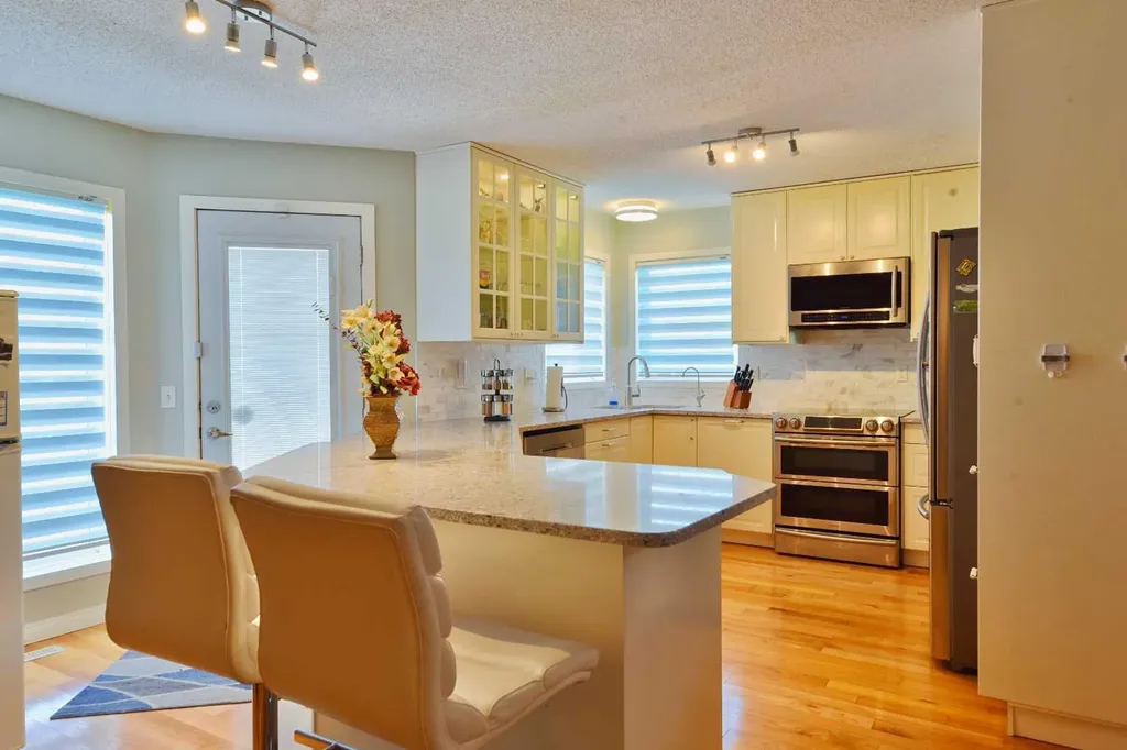 105 Coral Springs Close NE Calgary AB T3J 3S5
