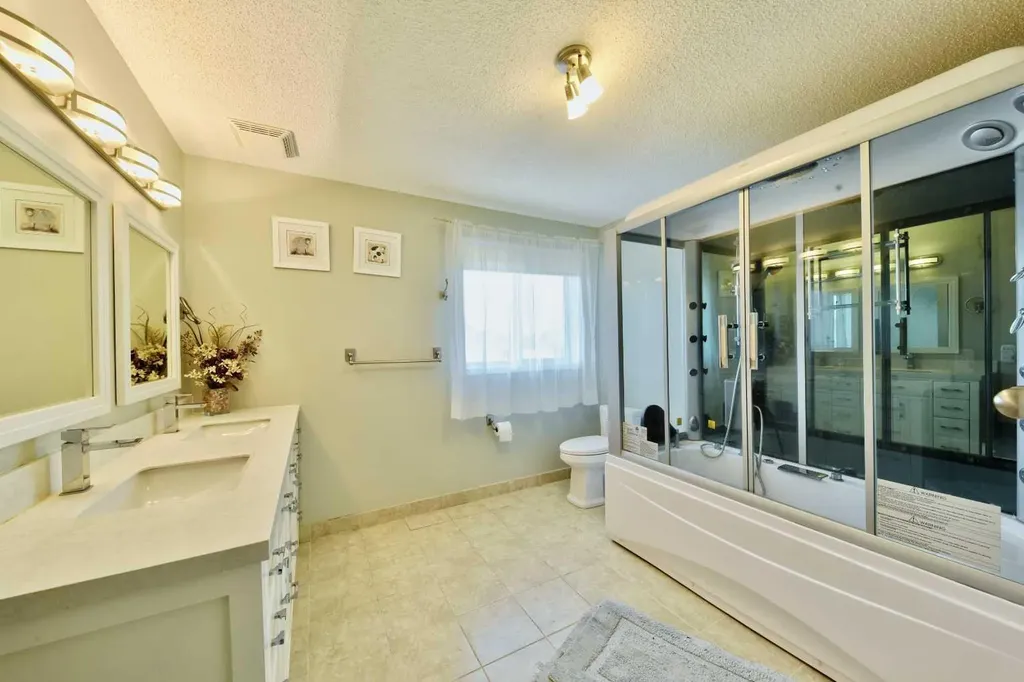 105 Coral Springs Close NE Calgary AB T3J 3S5