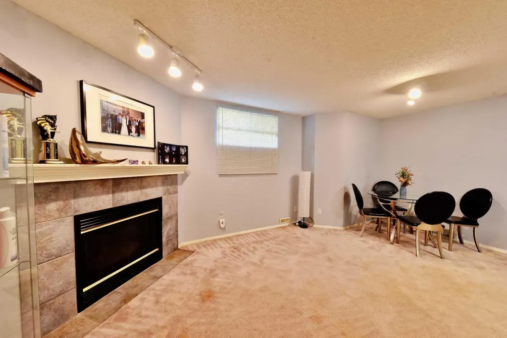 105 Coral Springs Close NE Calgary AB T3J 3S5