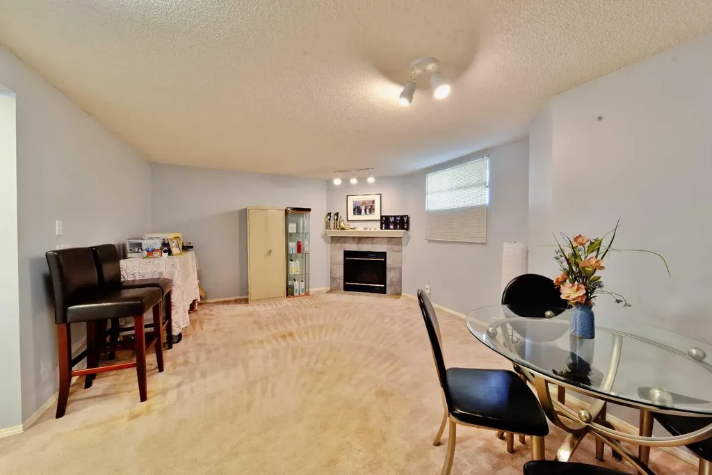 105 Coral Springs Close NE Calgary AB T3J 3S5