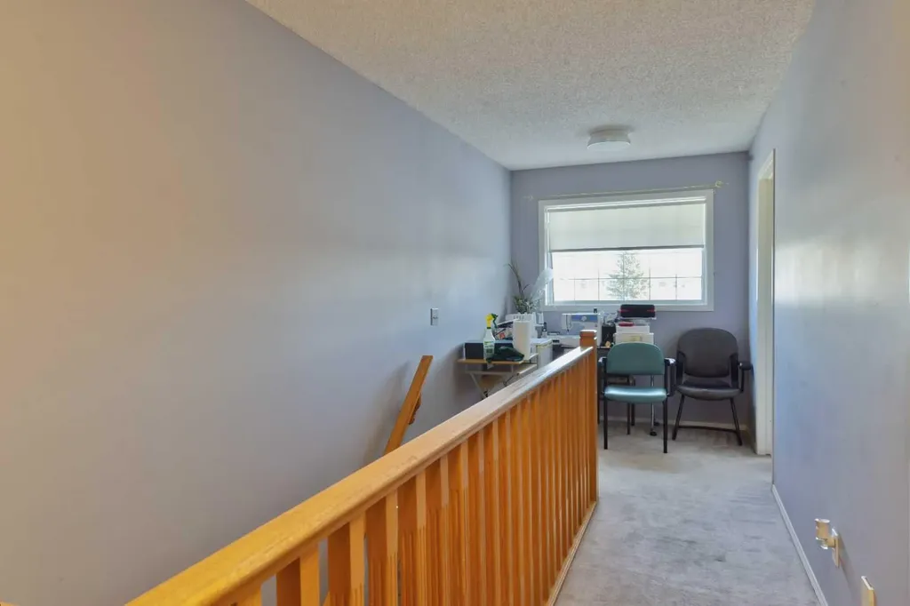 105 Coral Springs Close NE Calgary AB T3J 3S5