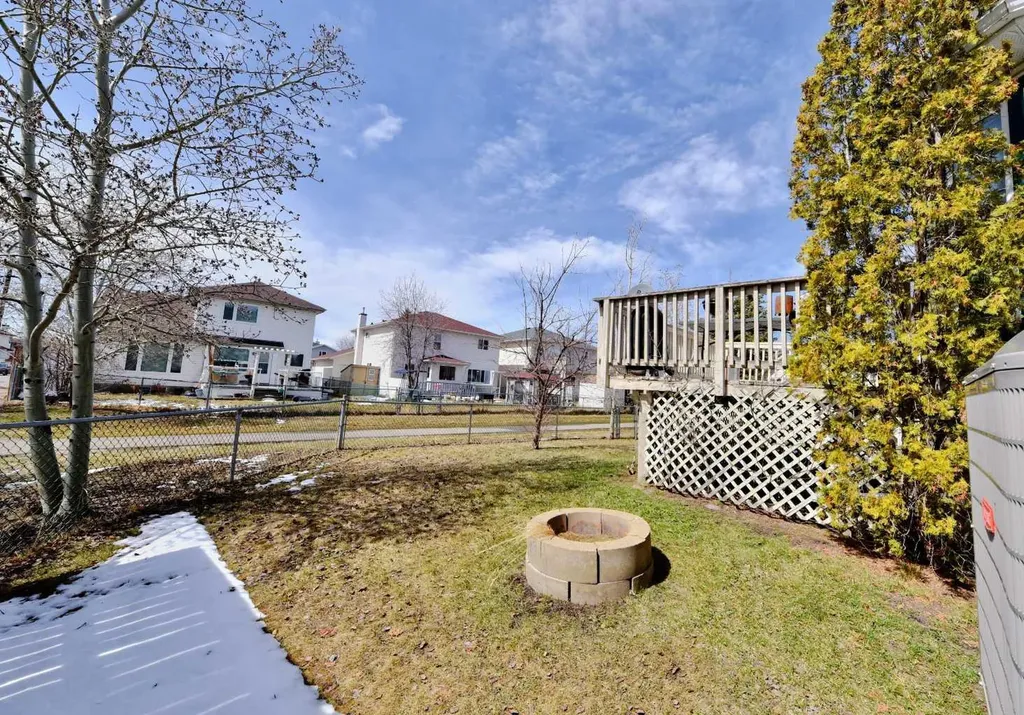 105 Coral Springs Close NE Calgary AB T3J 3S5