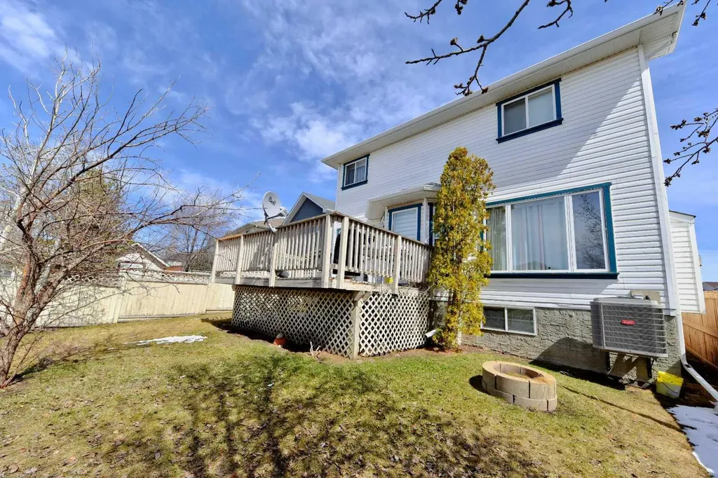 105 Coral Springs Close NE Calgary AB T3J 3S5