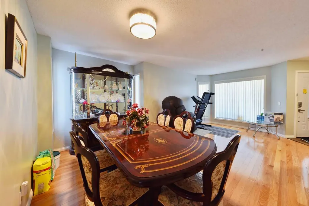 105 Coral Springs Close NE Calgary AB T3J 3S5