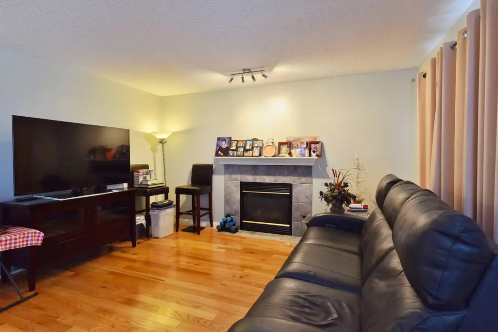 105 Coral Springs Close NE Calgary AB T3J 3S5