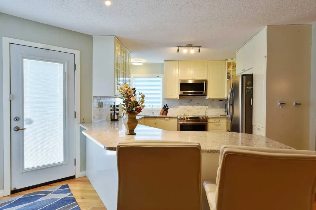 105 Coral Springs Close NE Calgary AB T3J 3S5