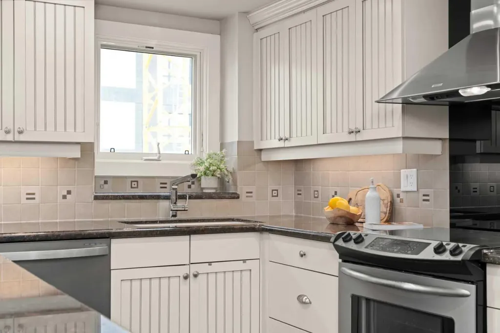 540 14 Avenue SW Calgary AB T2R 0M6