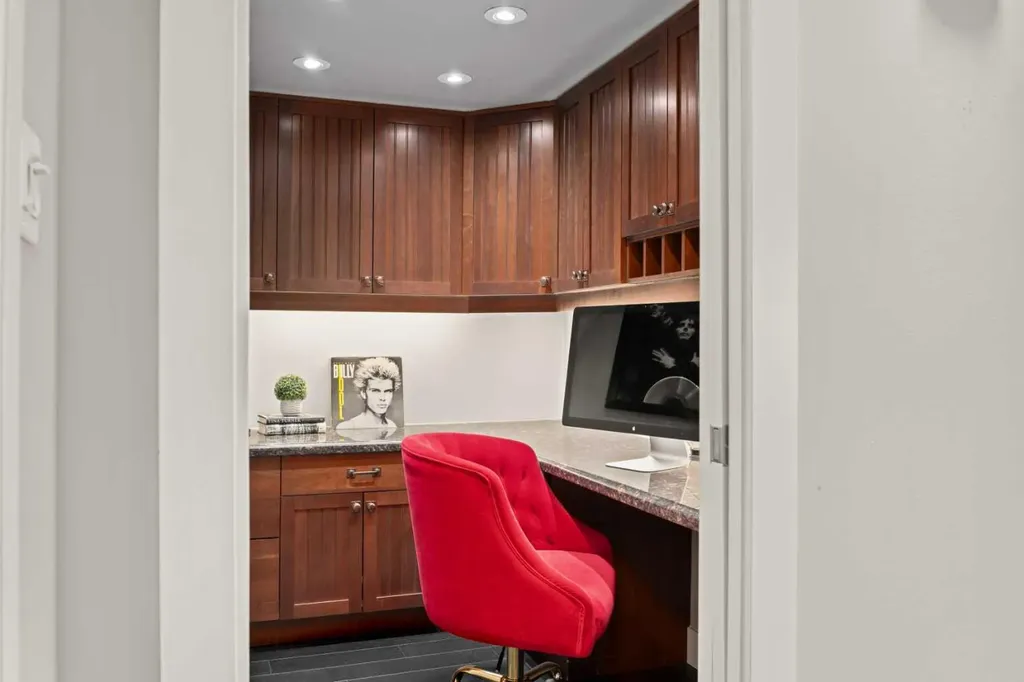 540 14 Avenue SW Calgary AB T2R 0M6