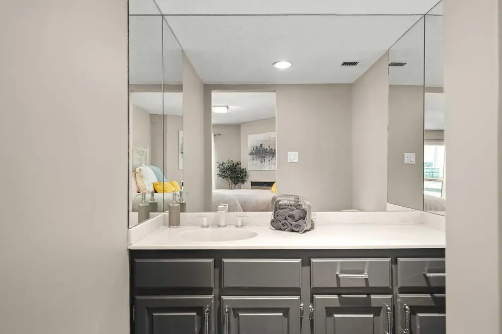 540 14 Avenue SW Calgary AB T2R 0M6