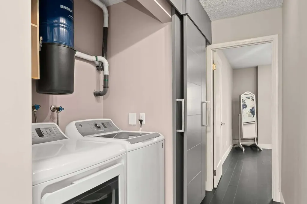 540 14 Avenue SW Calgary AB T2R 0M6