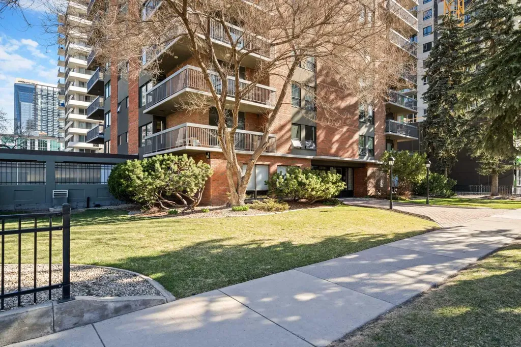 540 14 Avenue SW Calgary AB T2R 0M6