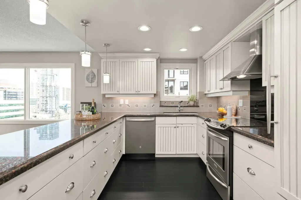 540 14 Avenue SW Calgary AB T2R 0M6