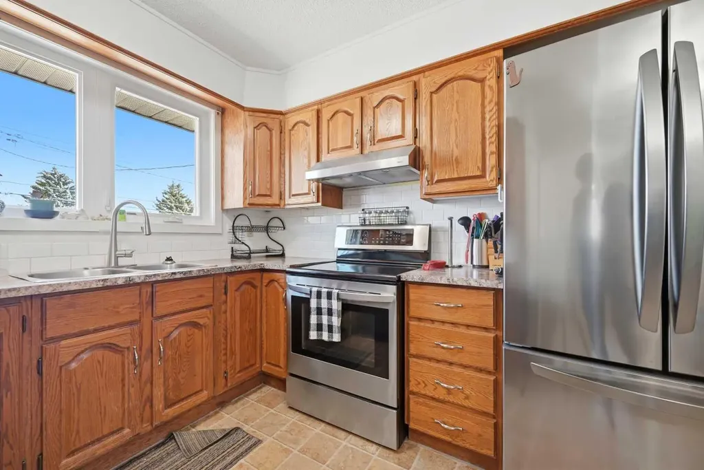 1012 Riddell Place SE Calgary AB T2A 1Y5