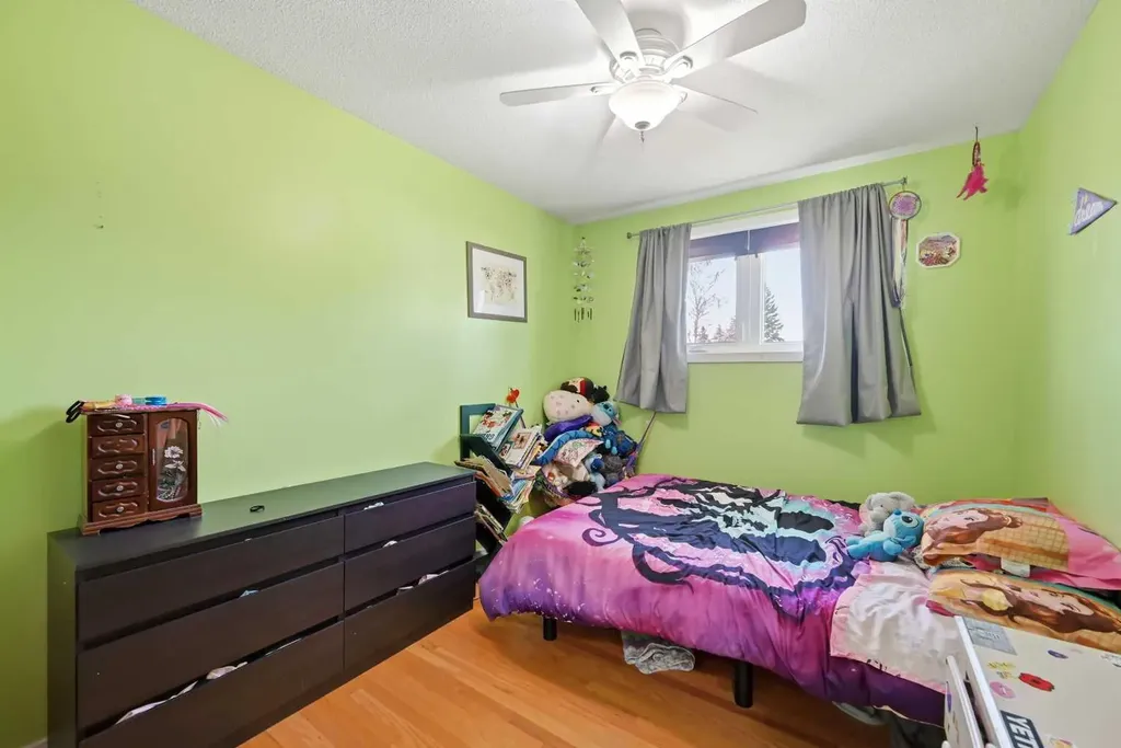 1012 Riddell Place SE Calgary AB T2A 1Y5