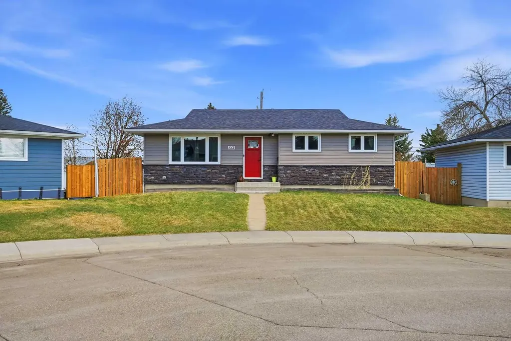 1012 Riddell Place SE Calgary AB T2A 1Y5