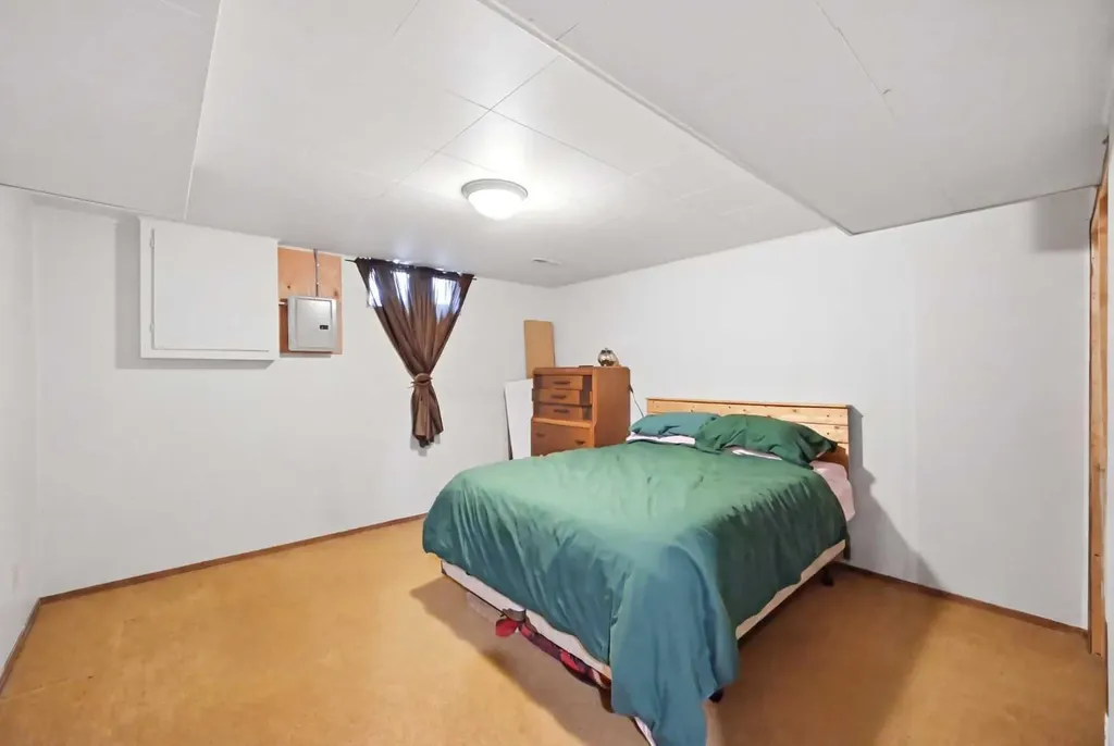 1012 Riddell Place SE Calgary AB T2A 1Y5