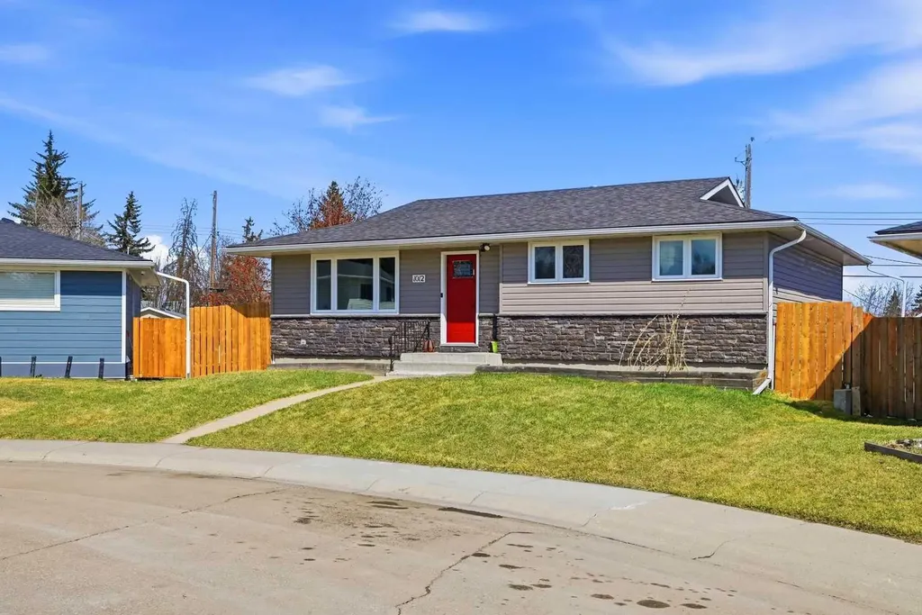 1012 Riddell Place SE Calgary AB T2A 1Y5