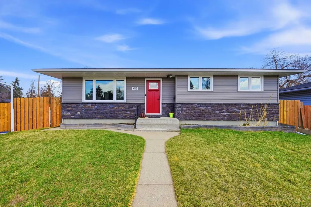 1012 Riddell Place SE Calgary AB T2A 1Y5