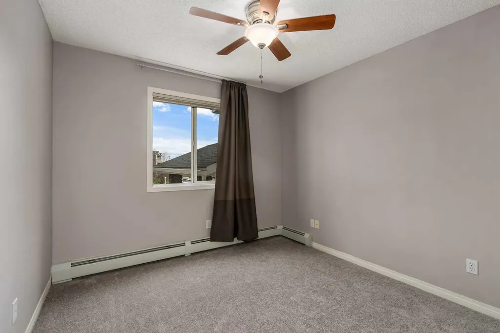 26 Country Hills View NW Calgary AB T3K 5G2