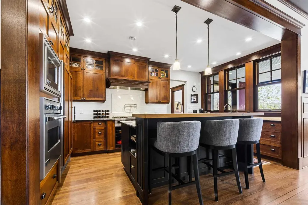 650 29 Avenue NW Calgary AB T2M 2M7