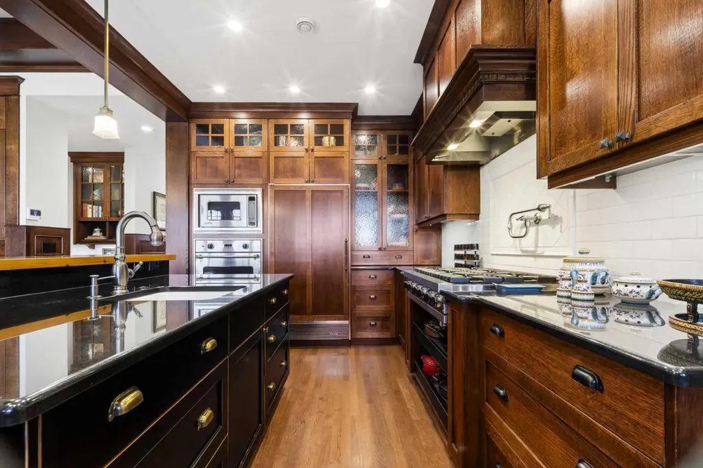650 29 Avenue NW Calgary AB T2M 2M7