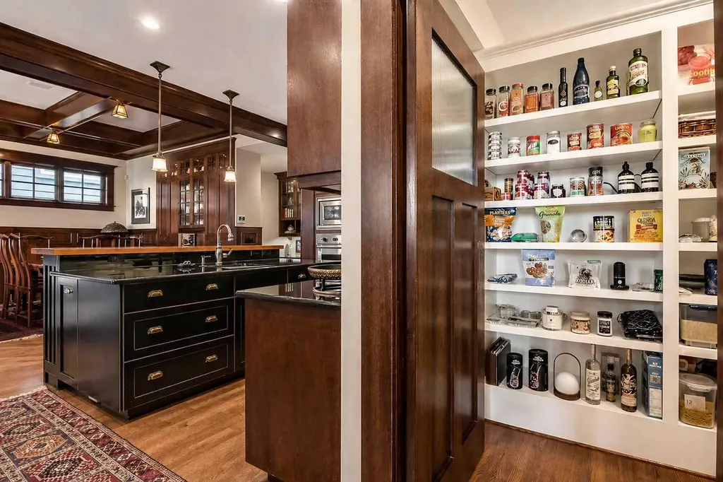 650 29 Avenue NW Calgary AB T2M 2M7