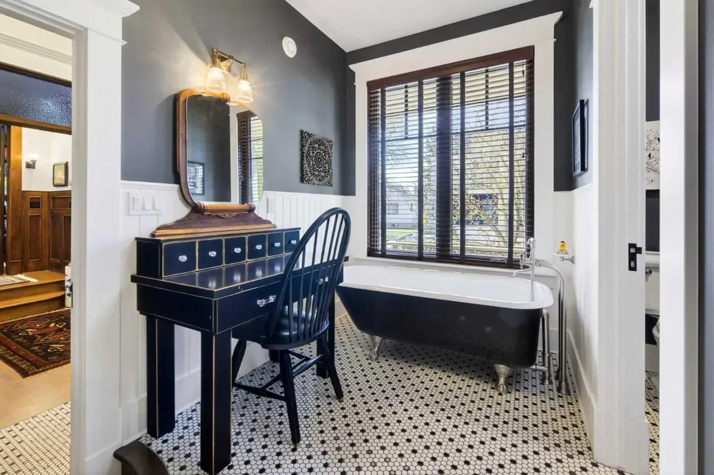 650 29 Avenue NW Calgary AB T2M 2M7