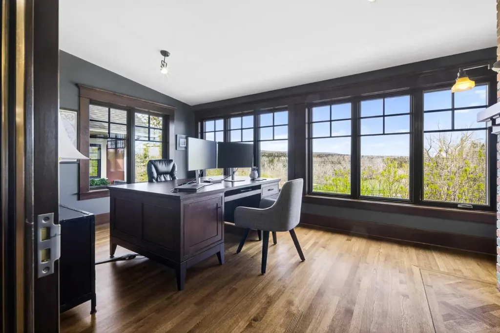 650 29 Avenue NW Calgary AB T2M 2M7