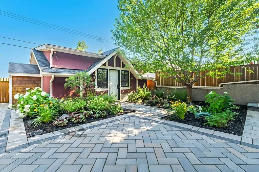 650 29 Avenue NW Calgary AB T2M 2M7