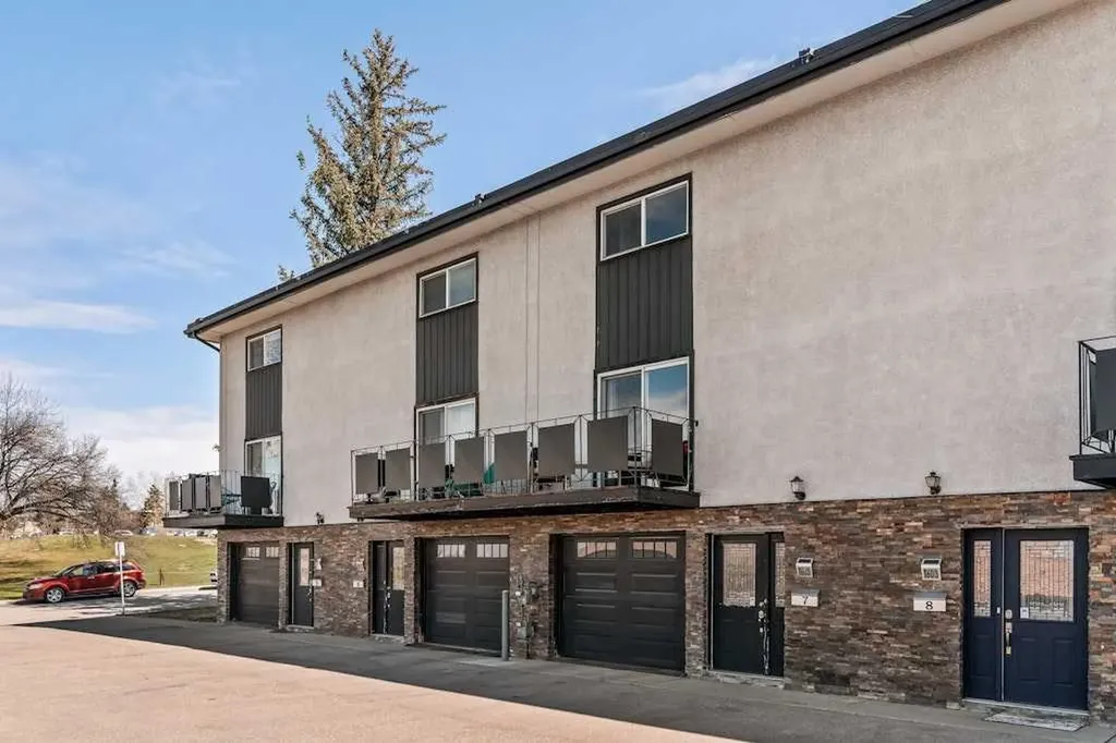 1603 Mcgonigal Drive NE Calgary AB T3E5W2