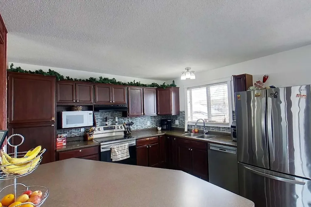 1024 10a Avenue SE Slave Lake AB T0G2A3