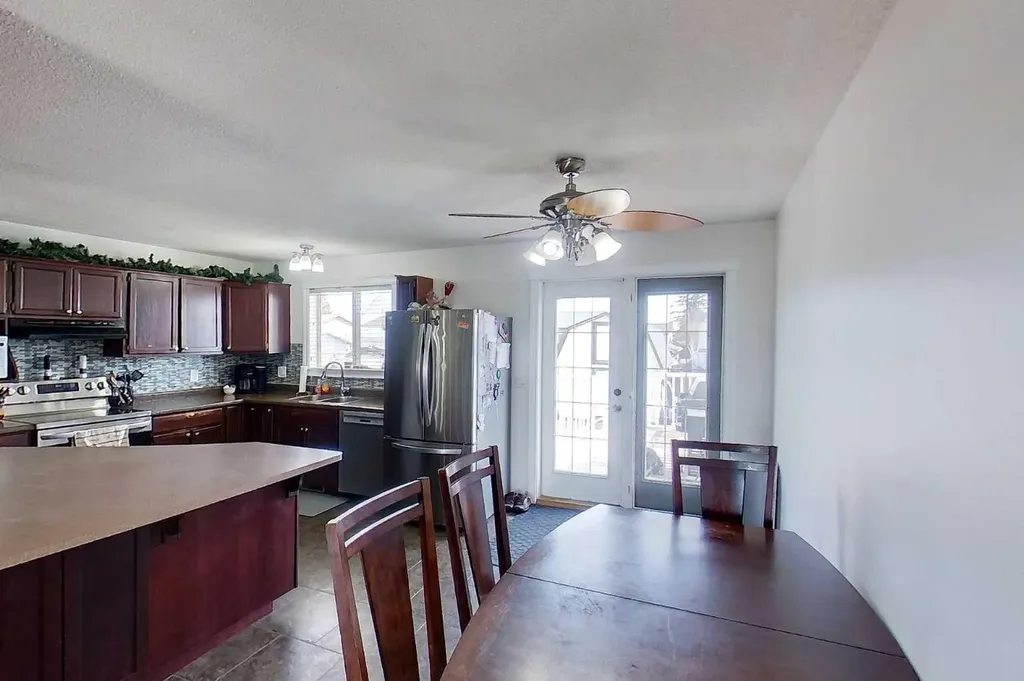1024 10a Avenue SE Slave Lake AB T0G2A3
