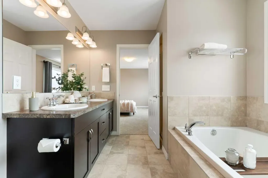 149 Windridge Road SW Airdrie AB T4B 2R4